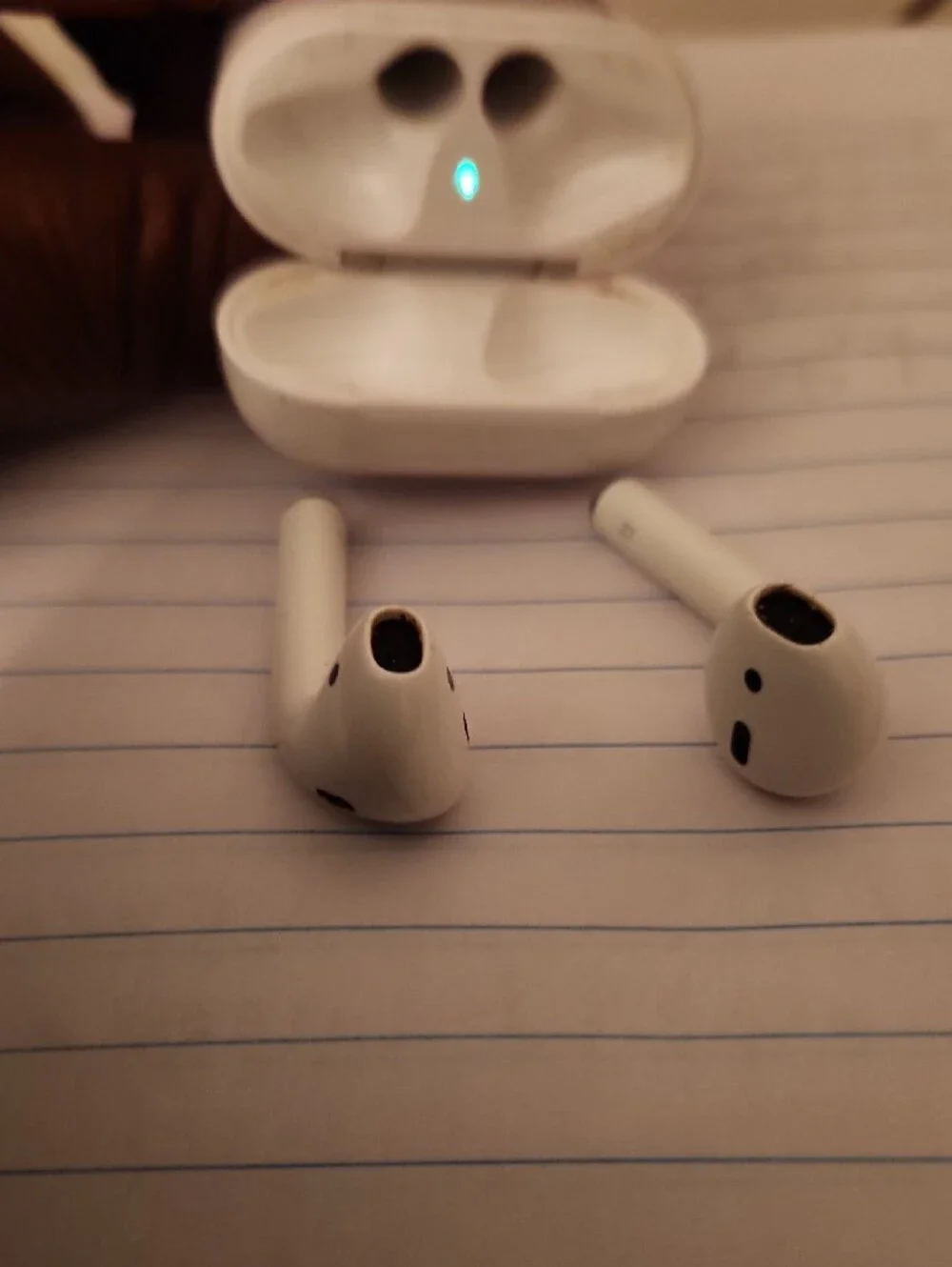 White True Wireless APPLE Earbuds 2nd G with Charging Case
